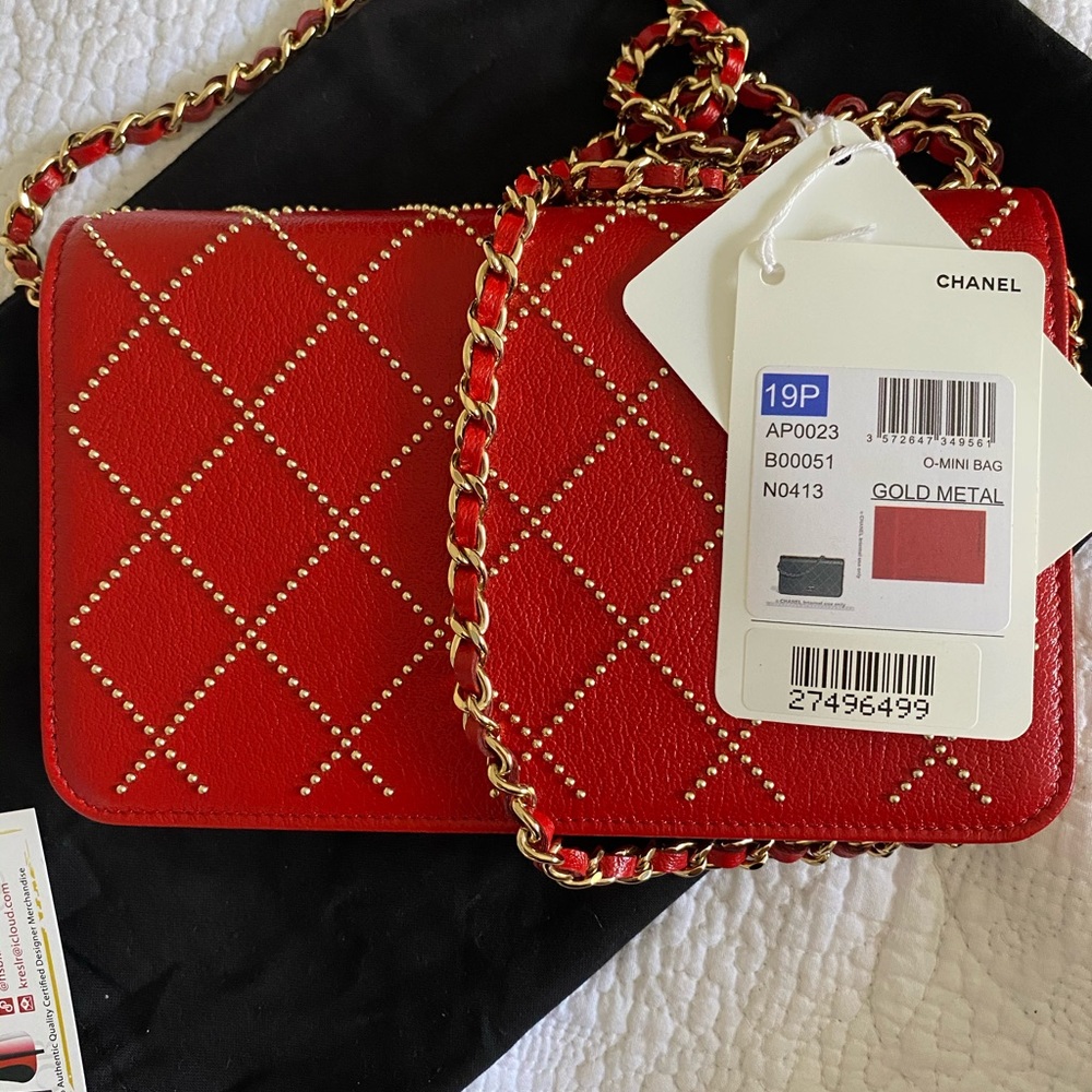 New Chanel 19p Red Woc Crossbody GHW Wallet Clutch - Picture 3 of 10